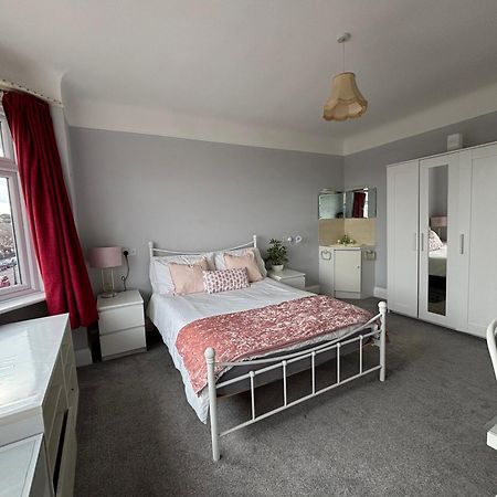 Winton House Home Stay Bournemouth Exteriör bild