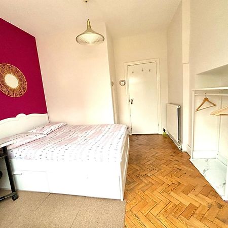 Winton House Home Stay Bournemouth Exteriör bild